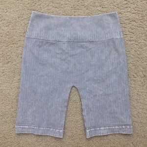 Lele Active - Dunes Seamless Bike Shorts (Size SM 0-6) Vintage Ice Blue